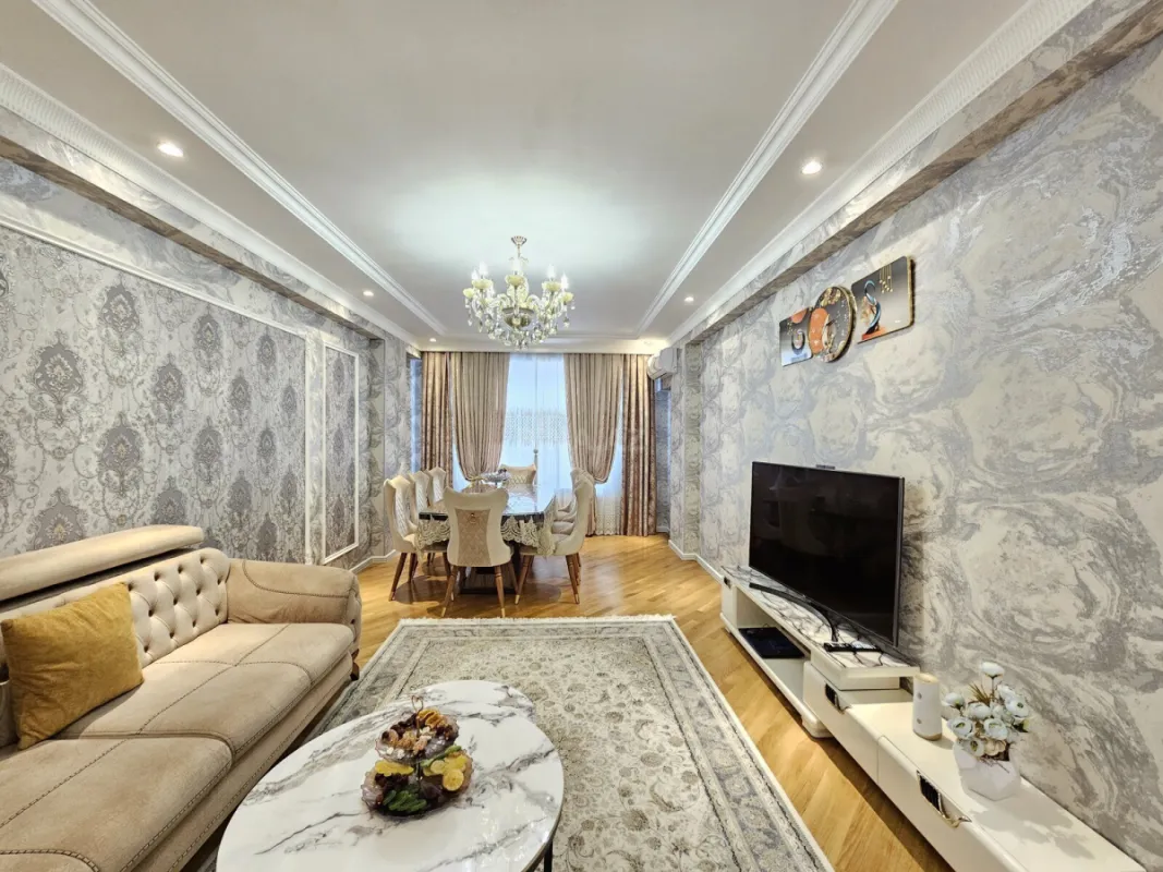 Satılır 3 otaqlı mənzil 127 m²