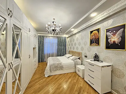 Satılır 3 otaqlı mənzil 127 m²