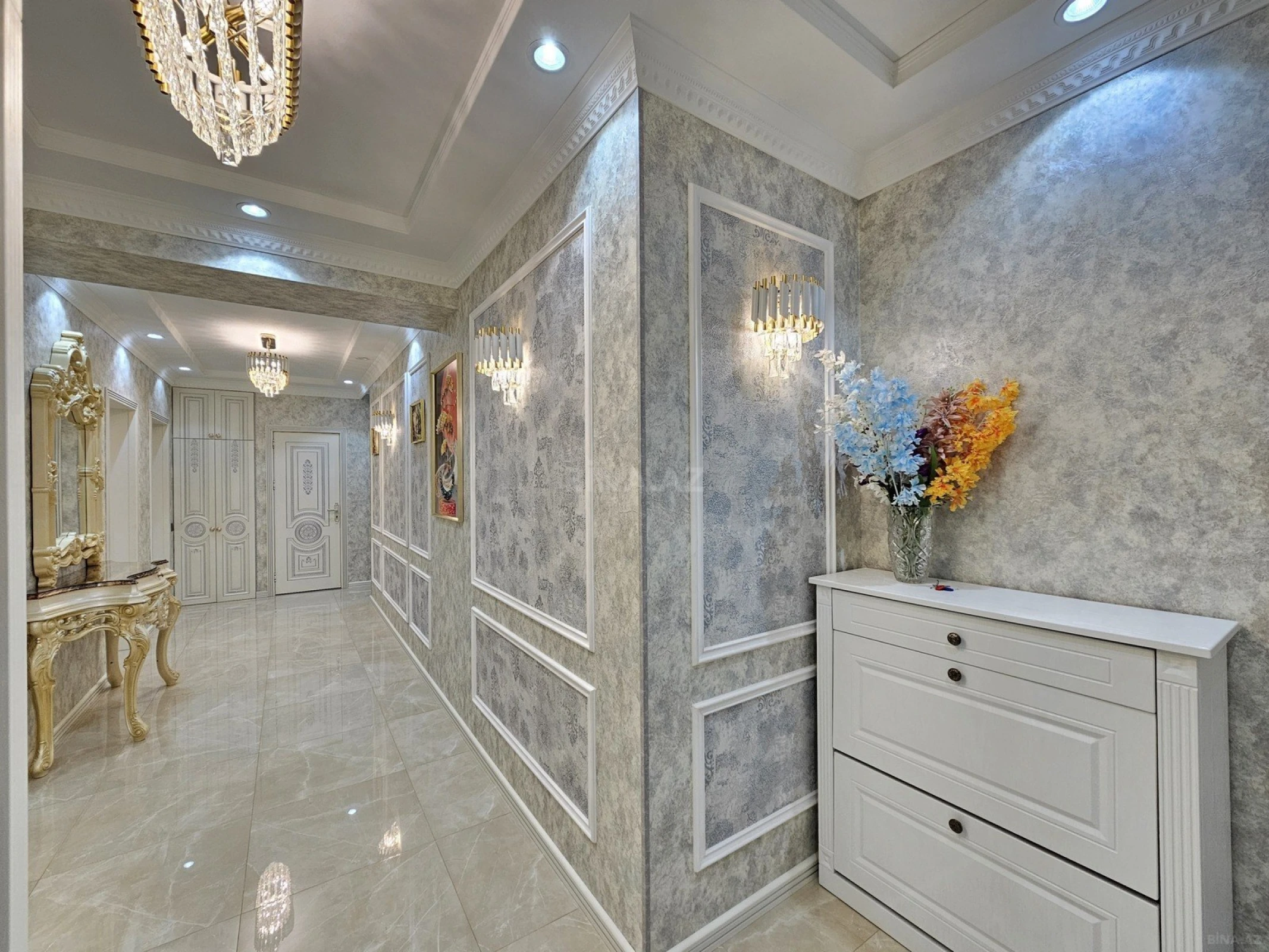 Satılır 3 otaqlı mənzil 127 m²