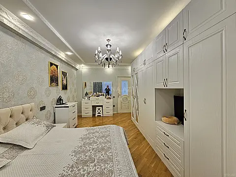 Satılır 3 otaqlı mənzil 127 m²