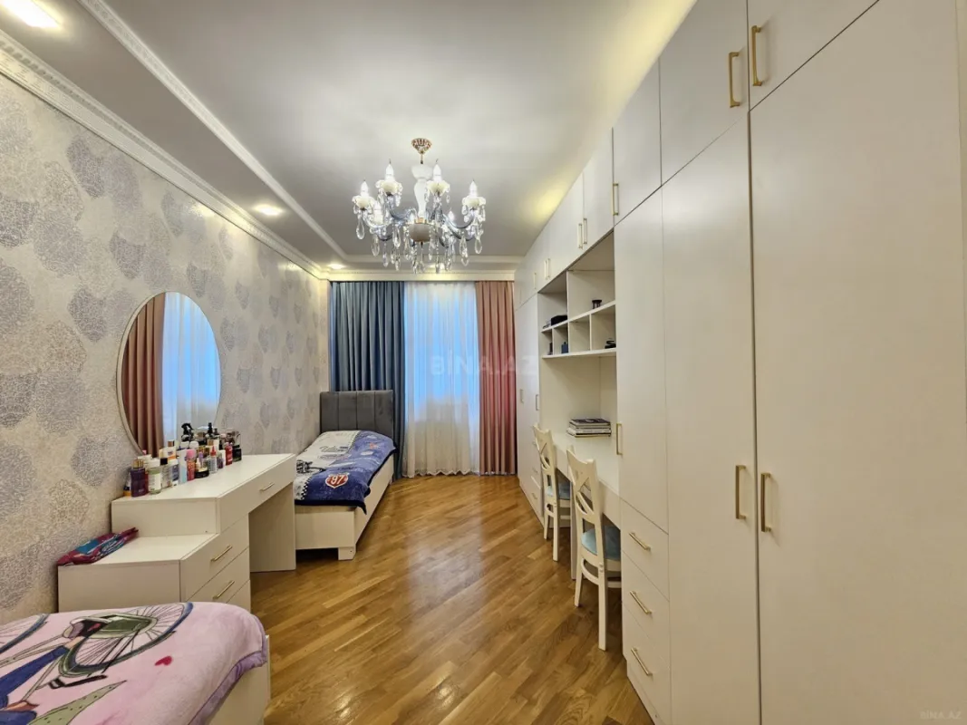 Satılır 3 otaqlı mənzil 127 m²