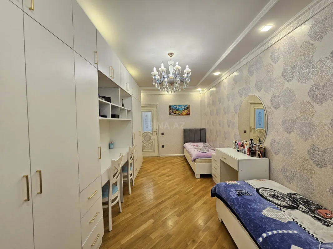 Satılır 3 otaqlı mənzil 127 m²