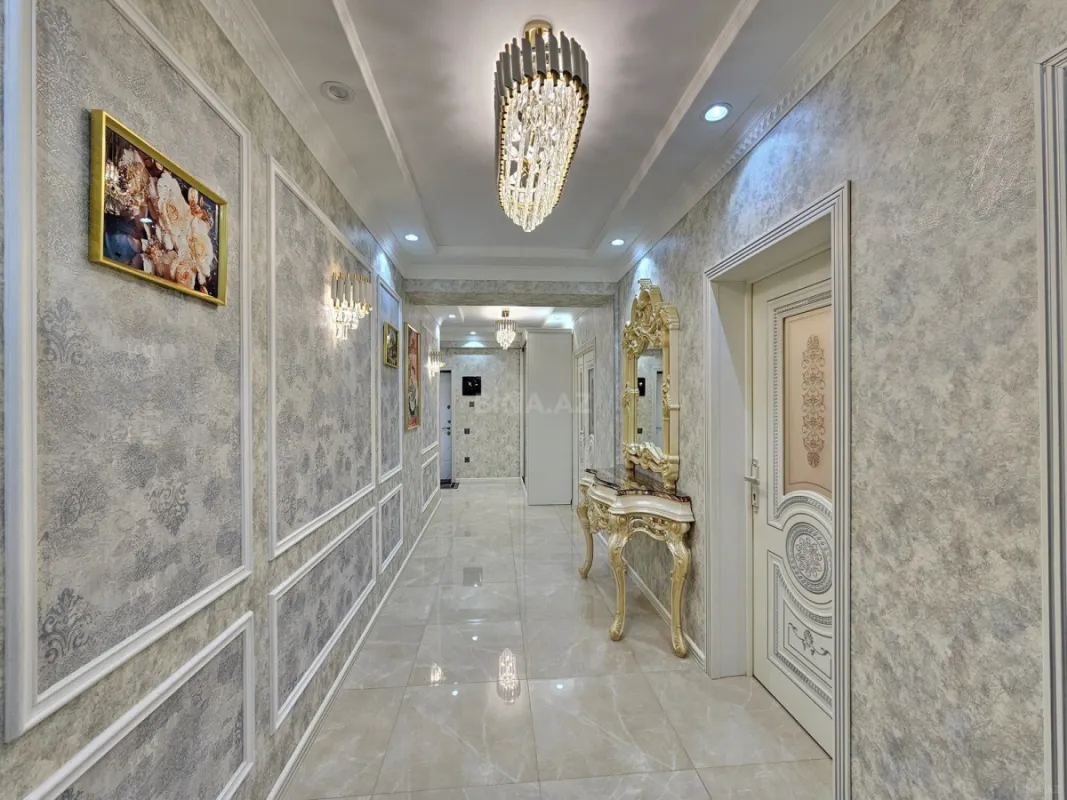 Satılır 3 otaqlı mənzil 127 m²