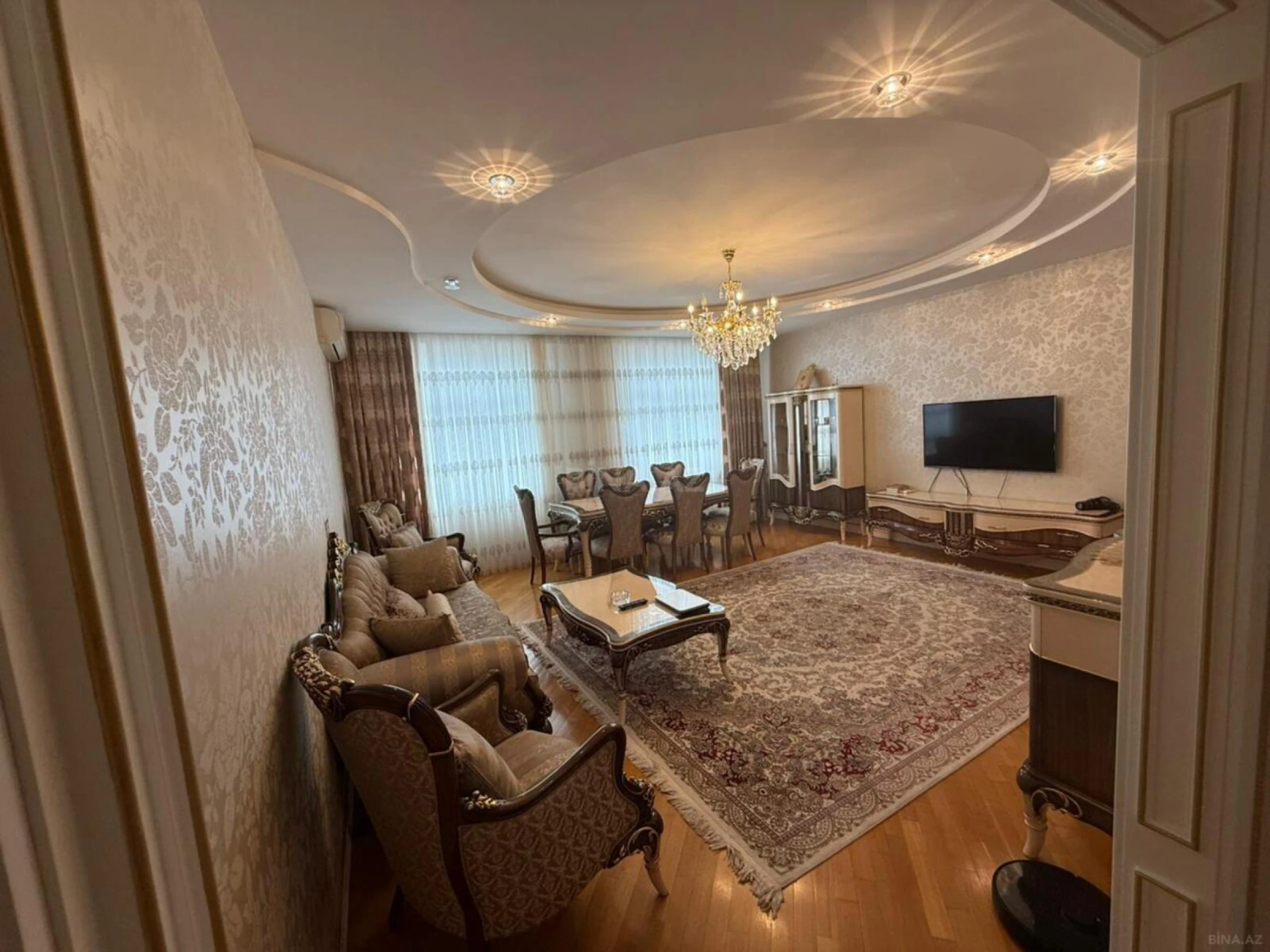 Satılır 3 otaqlı mənzil 130 m²