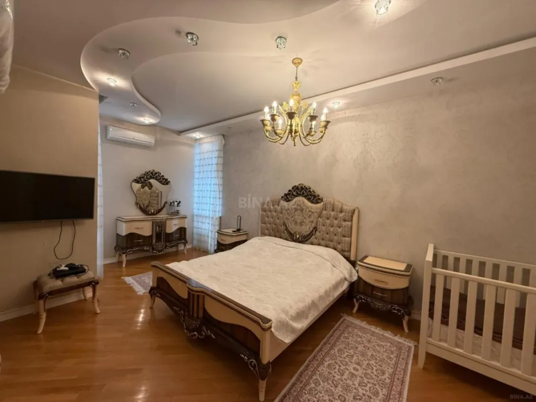 Satılır 3 otaqlı mənzil 130 m²