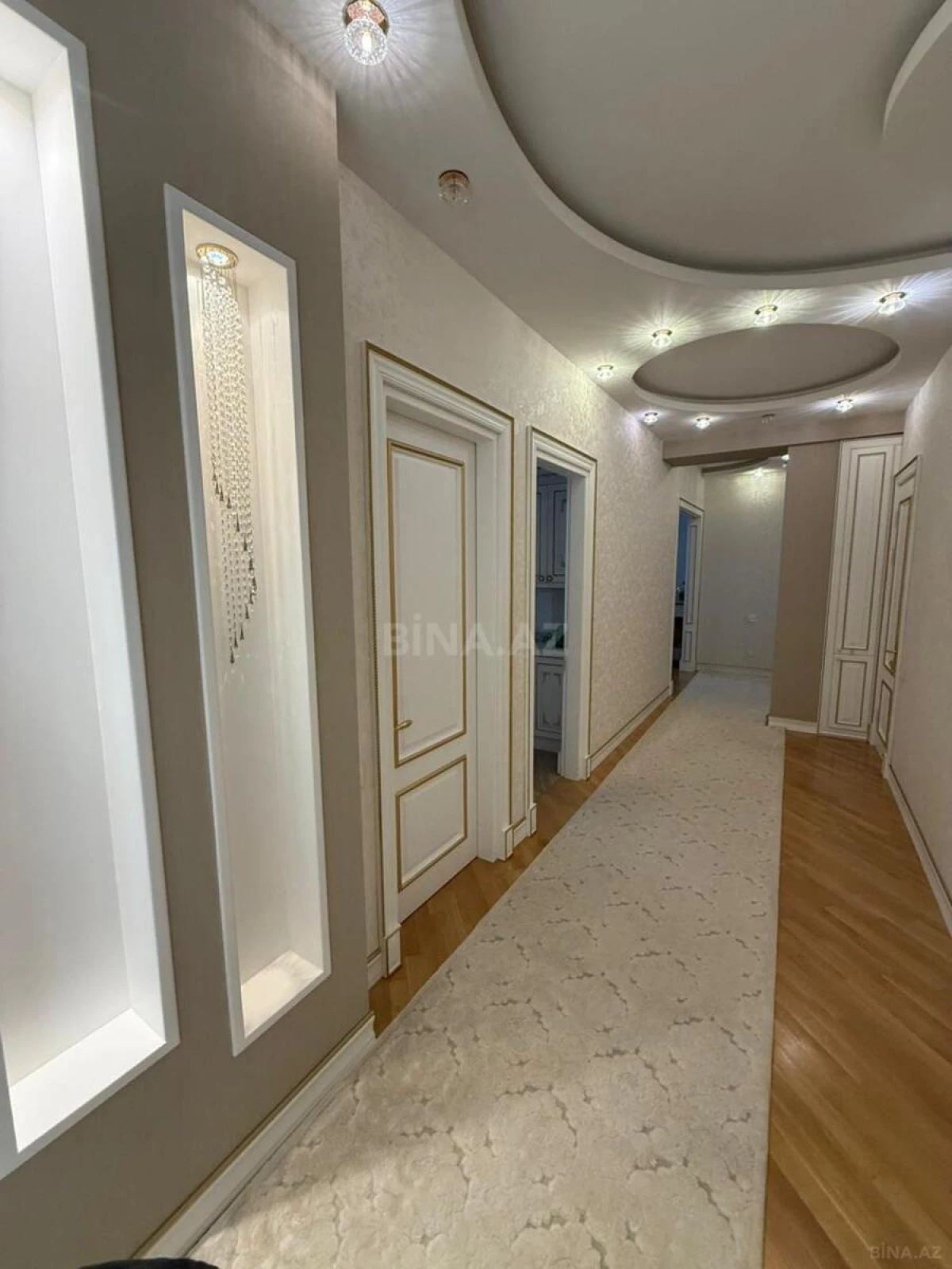 Satılır 3 otaqlı mənzil 130 m²