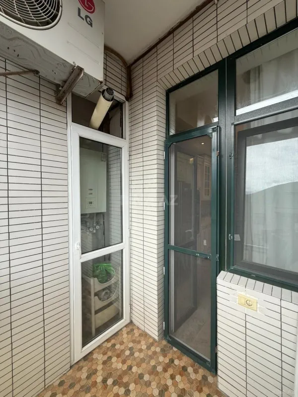 Satılır 3 otaqlı mənzil 130 m²
