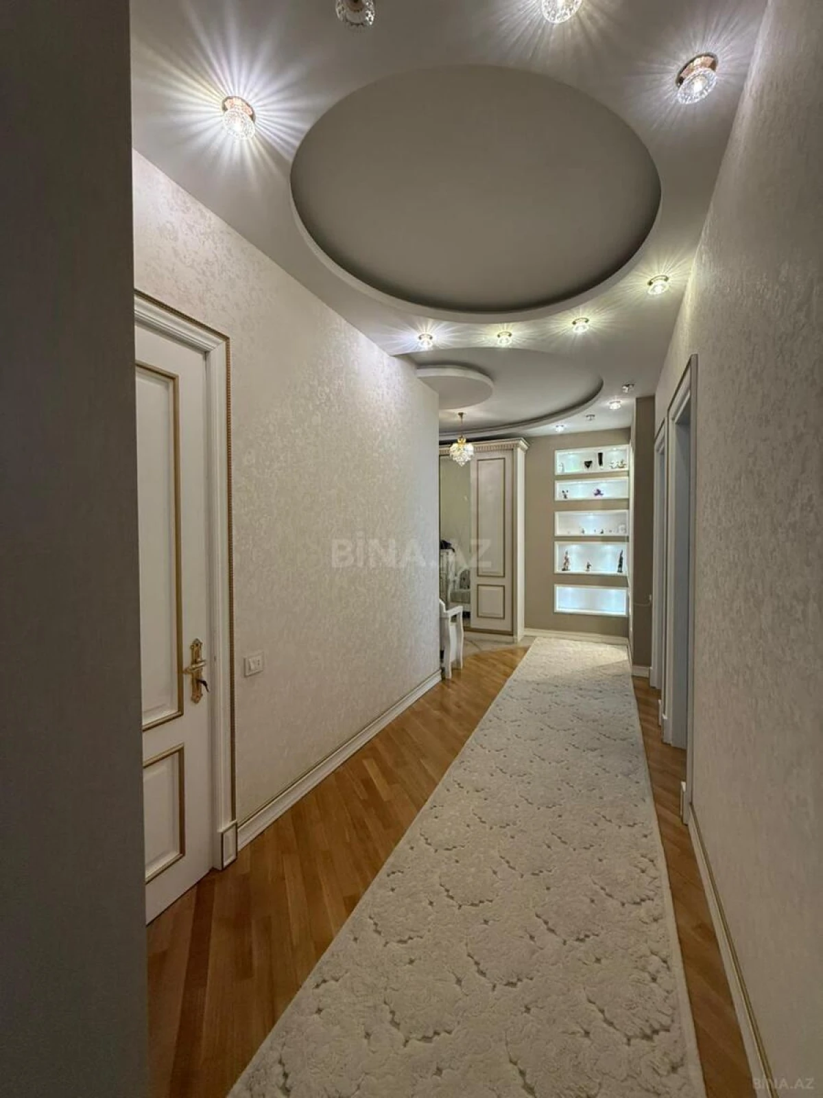Satılır 3 otaqlı mənzil 130 m²