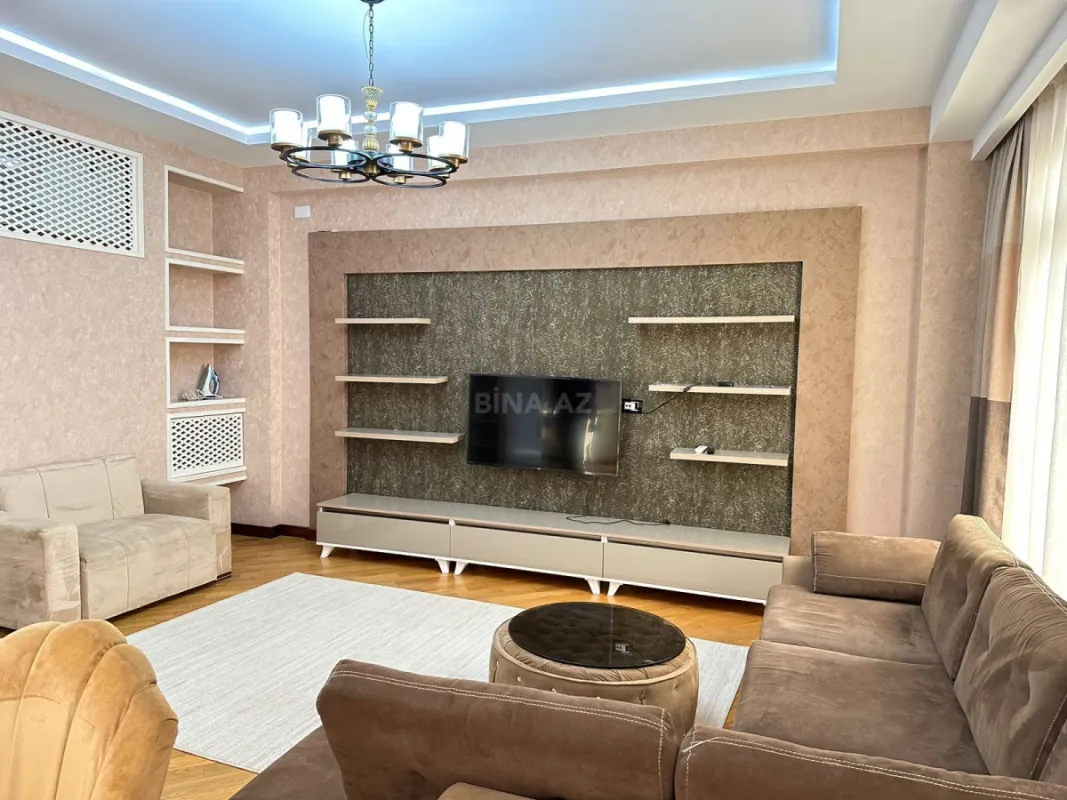 Kirayə verilir 3 otaqlı mənzil 130 m²