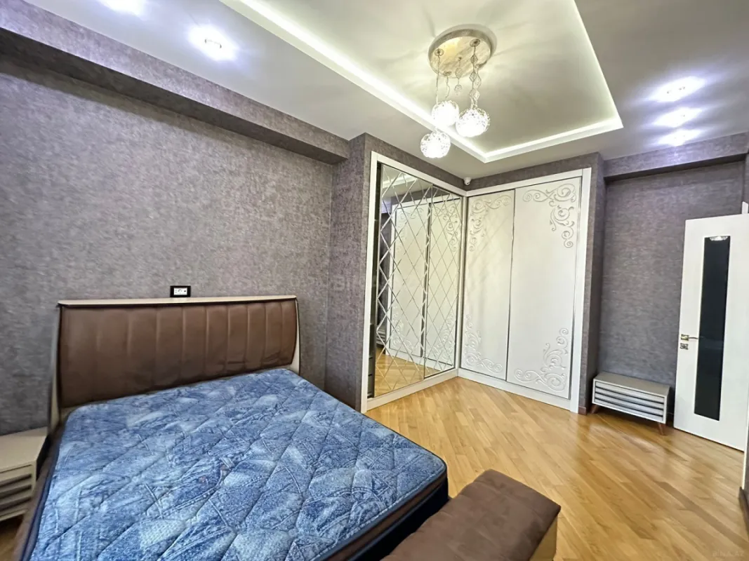 Kirayə verilir 3 otaqlı mənzil 130 m²