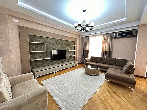Kirayə verilir 3 otaqlı mənzil 130 m² — Bakı 3 otaq 130.00 m²