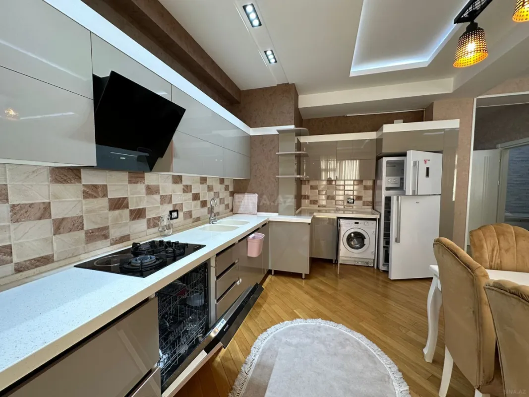 Kirayə verilir 3 otaqlı mənzil 130 m²