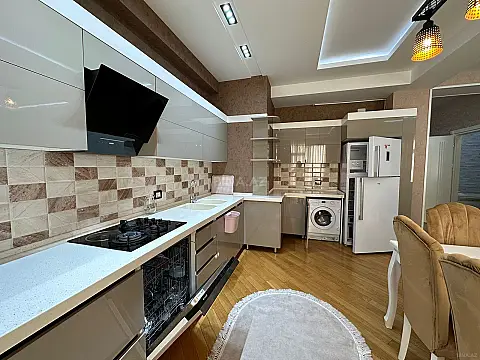 Kirayə verilir 3 otaqlı mənzil 130 m²