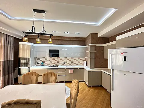 Kirayə verilir 3 otaqlı mənzil 130 m²