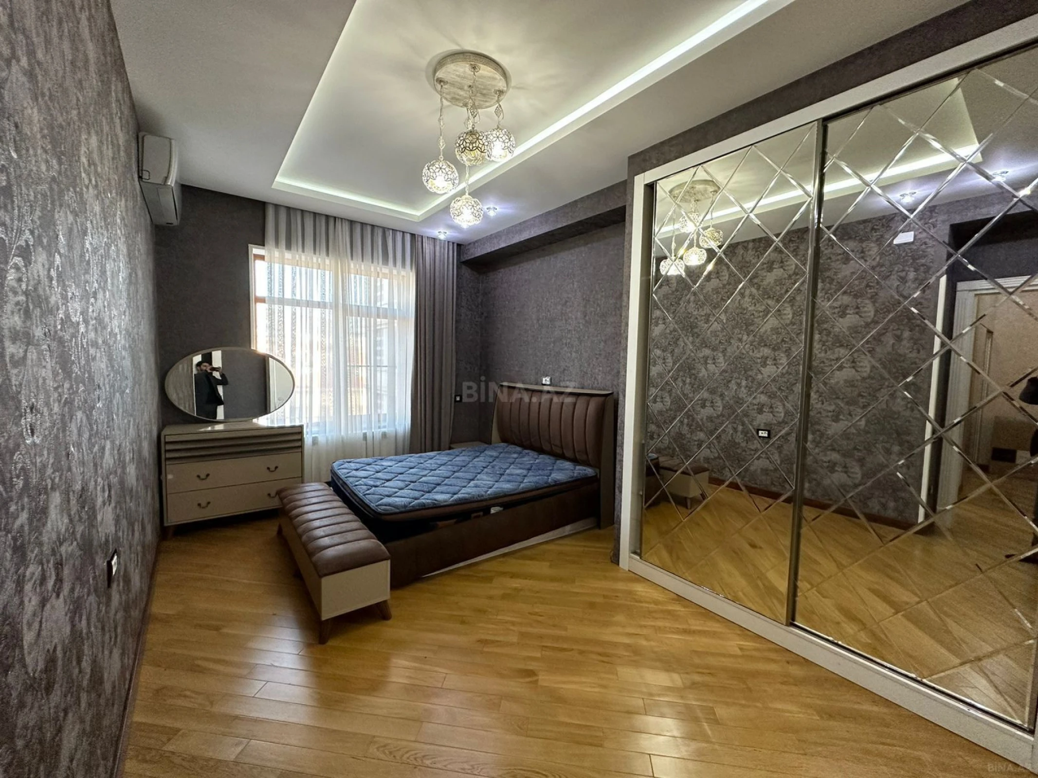 Kirayə verilir 3 otaqlı mənzil 130 m²