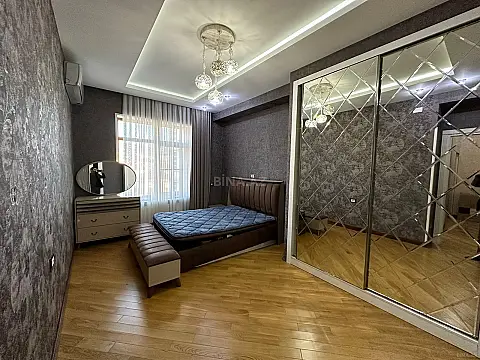 Kirayə verilir 3 otaqlı mənzil 130 m²