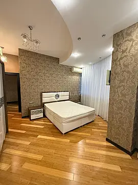 Kirayə verilir 3 otaqlı mənzil 115 m²