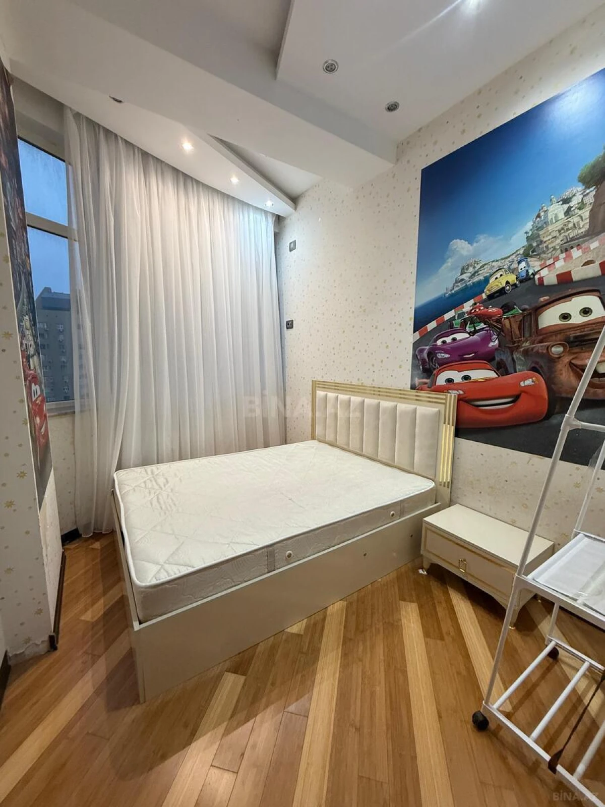Kirayə verilir 3 otaqlı mənzil 115 m²