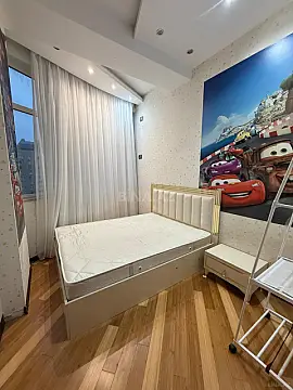 Kirayə verilir 3 otaqlı mənzil 115 m²