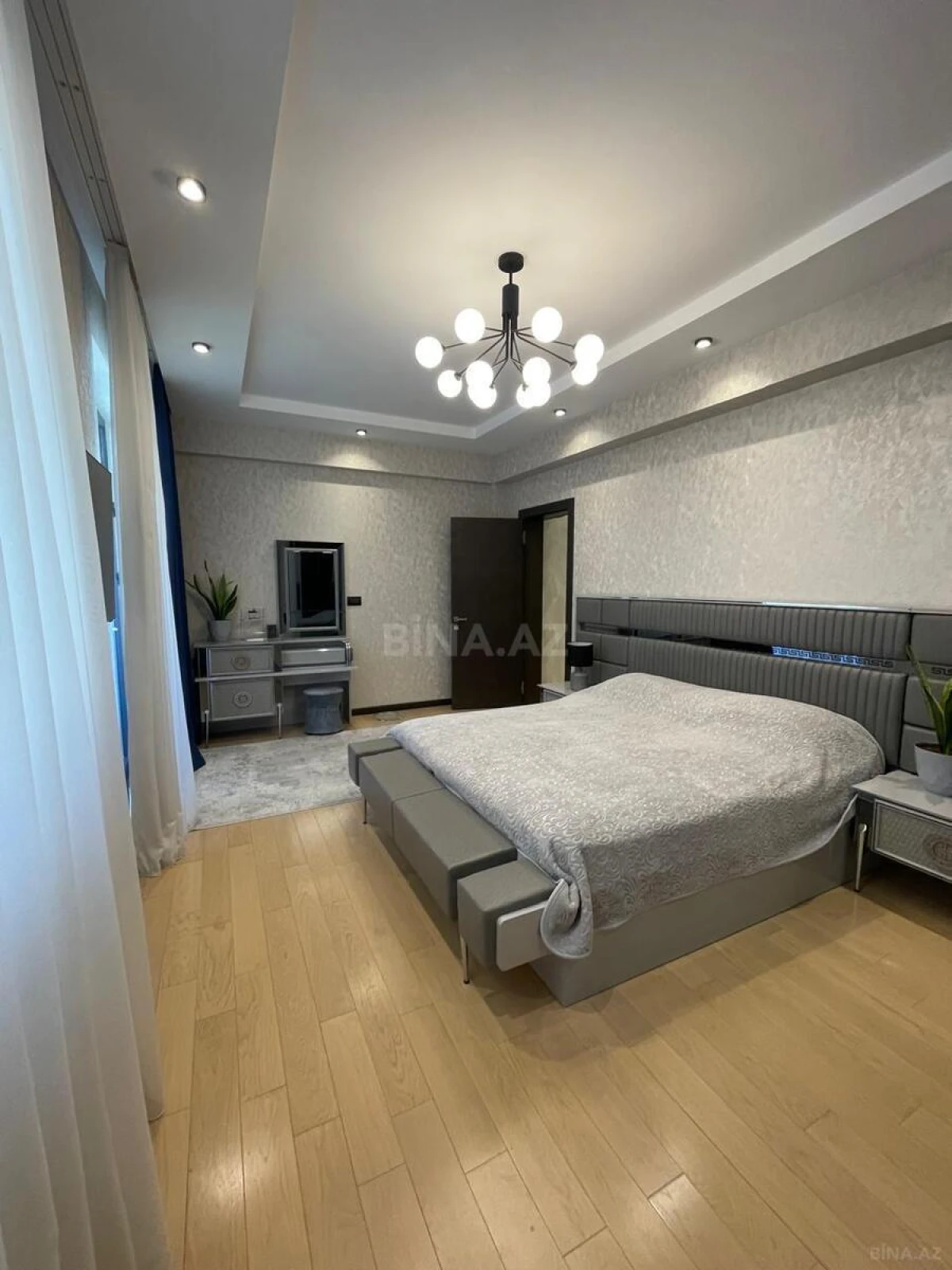Kirayə verilir 3 otaqlı mənzil 110 m²