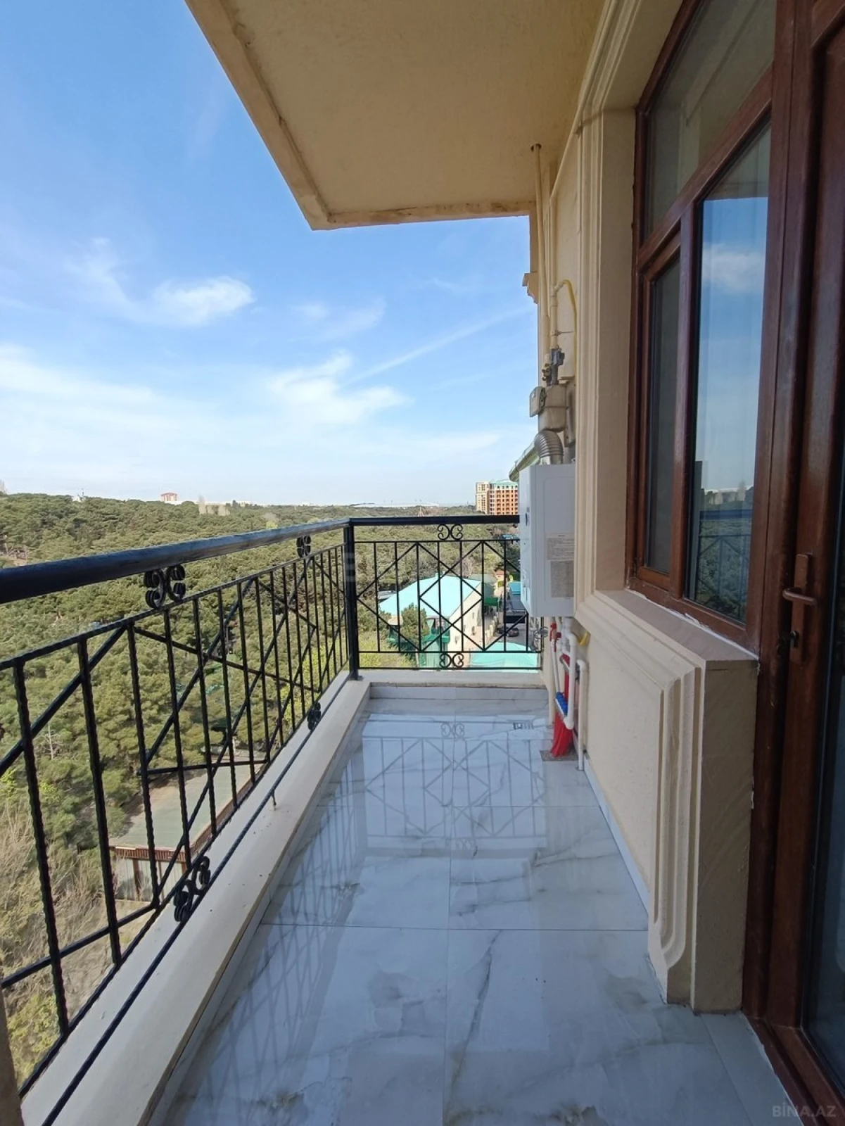 Satılır 2 otaqlı mənzil 67 m²