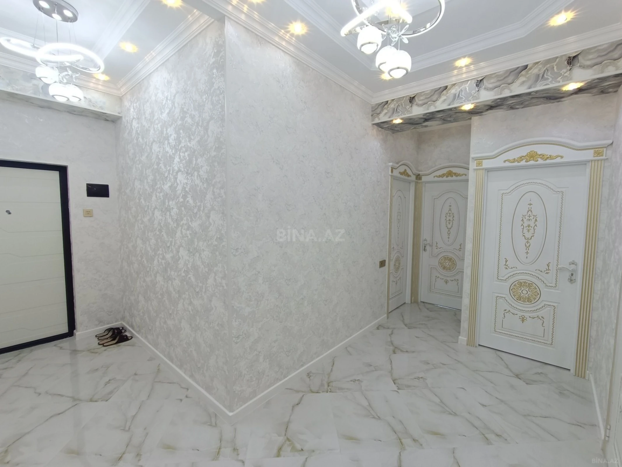 Satılır 2 otaqlı mənzil 67 m²