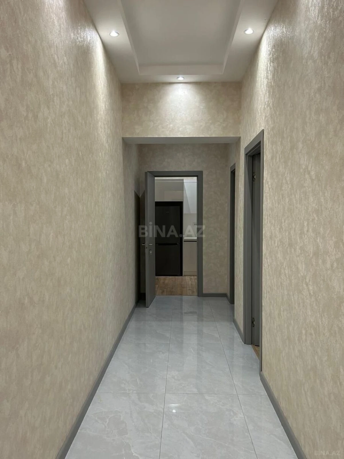 Kirayə verilir 2 otaqlı mənzil 90 m²