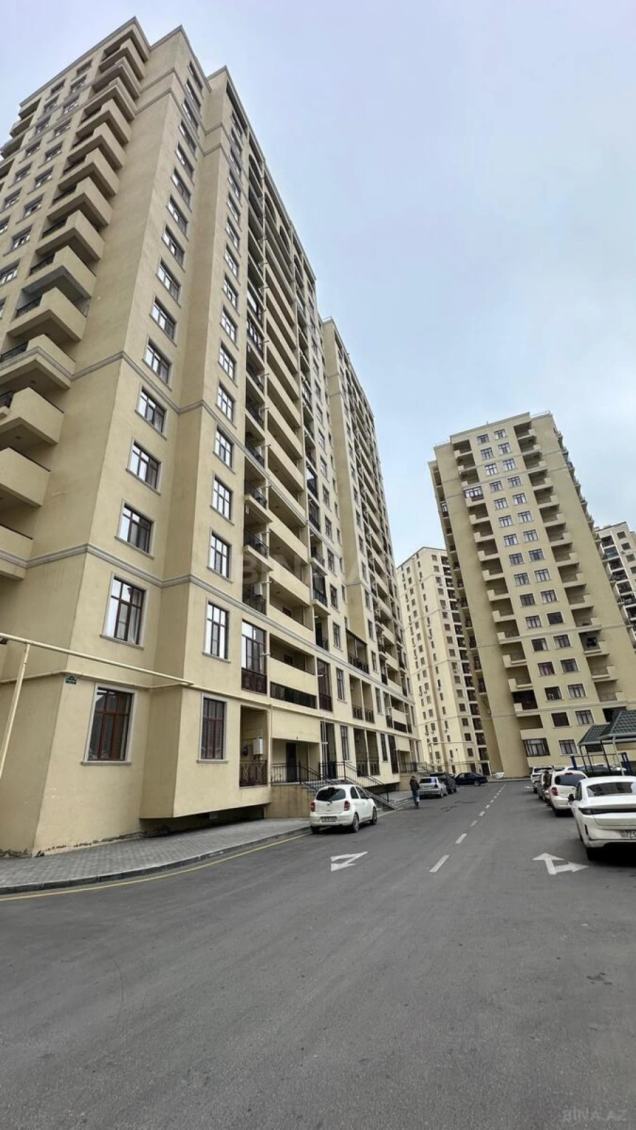 Satılır 2 otaqlı mənzil 103 m²