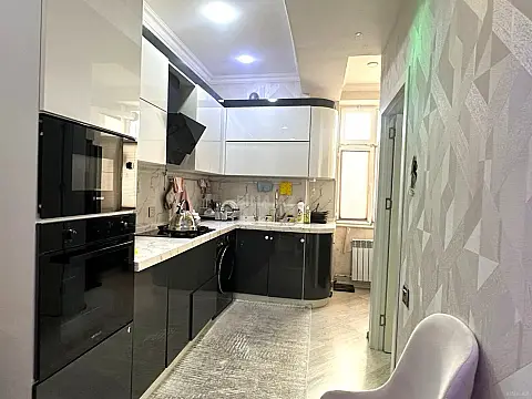 Satılır 2 otaqlı mənzil 60 m²
