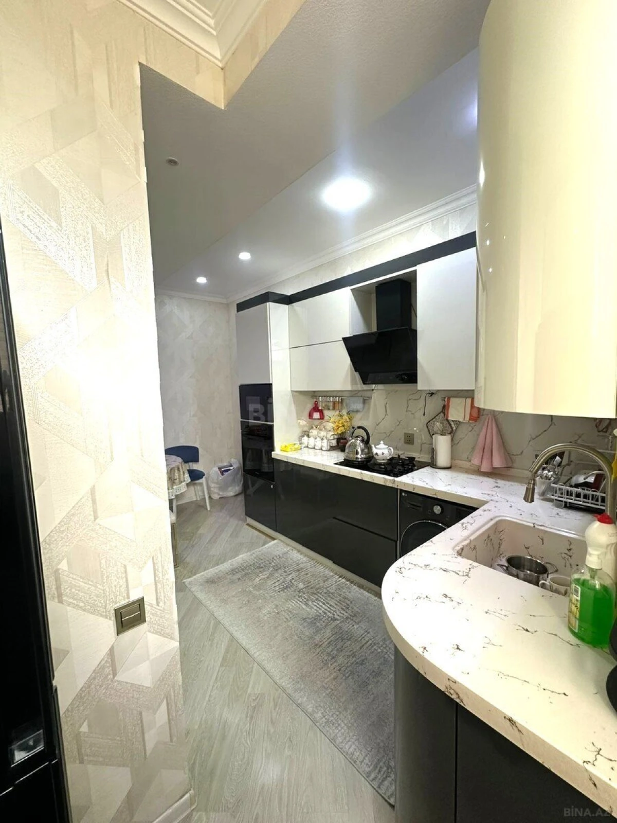 Satılır 2 otaqlı mənzil 60 m²