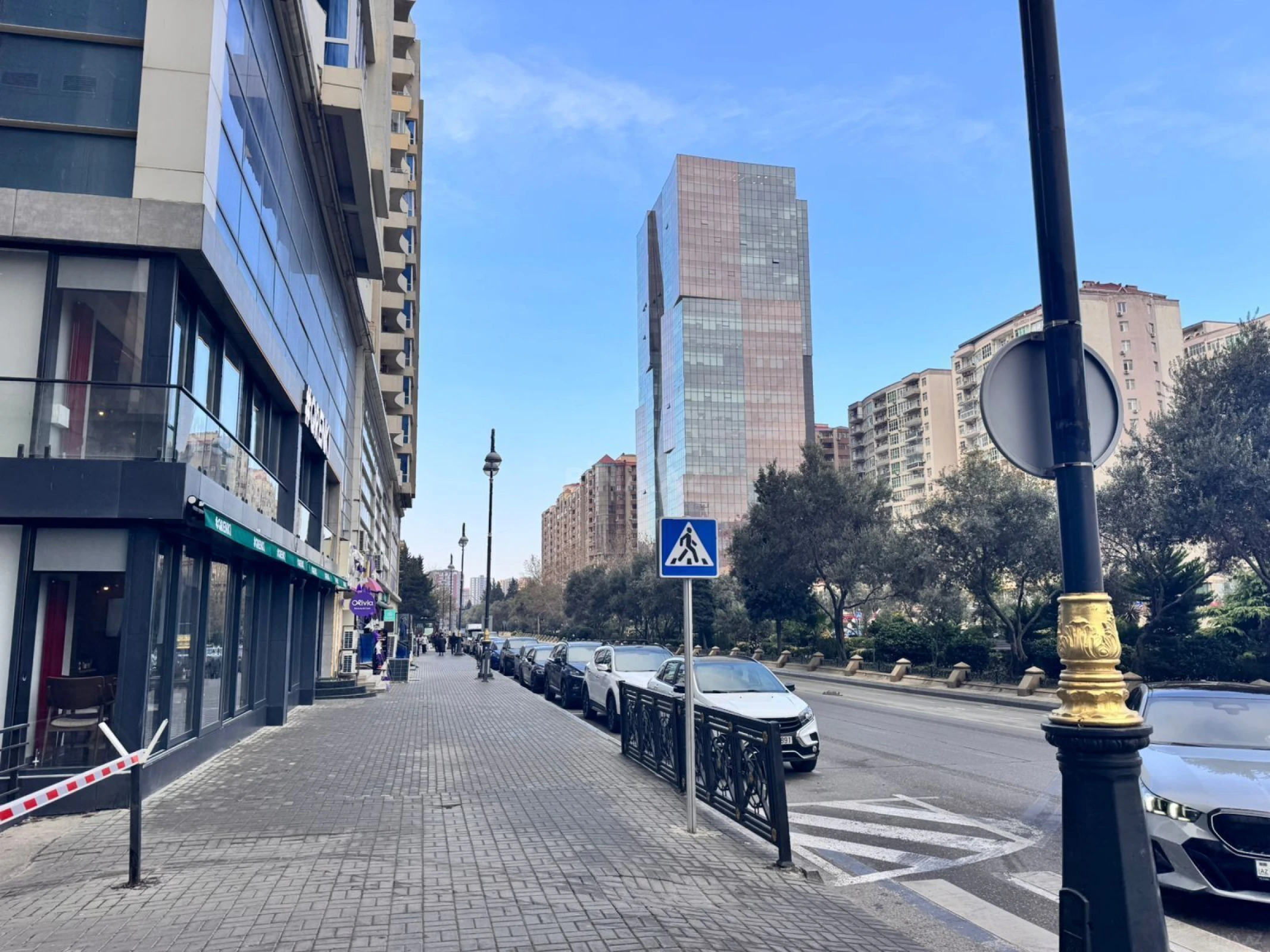 Satılır obyekt 270 m²