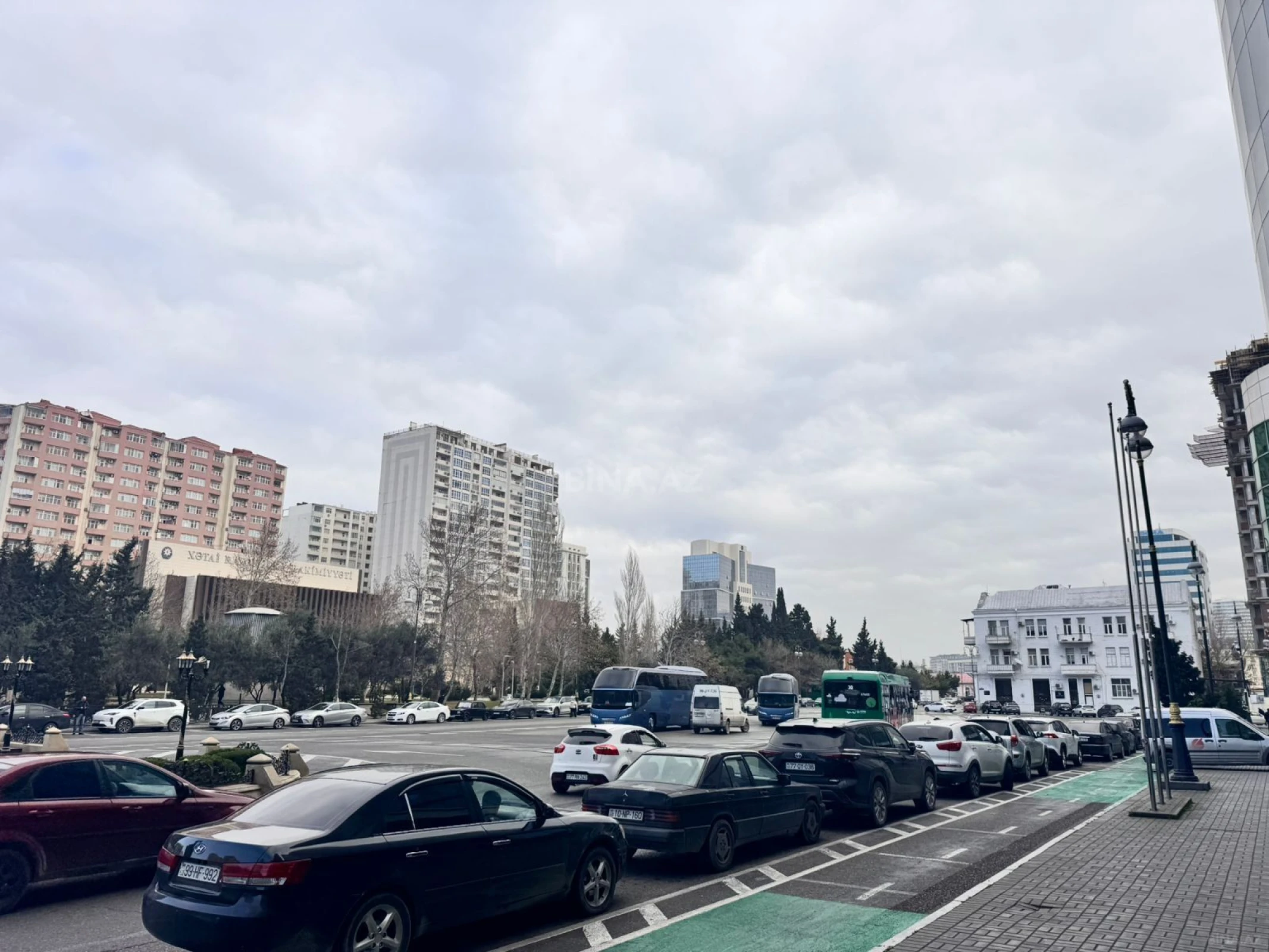 Satılır obyekt 270 m²