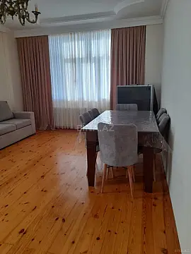Kirayə verilir 3 otaqlı mənzil 150 m²