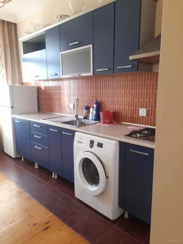 Kirayə verilir 3 otaqlı mənzil 150 m²