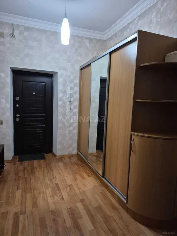 Kirayə verilir 2 otaqlı mənzil 80 m²