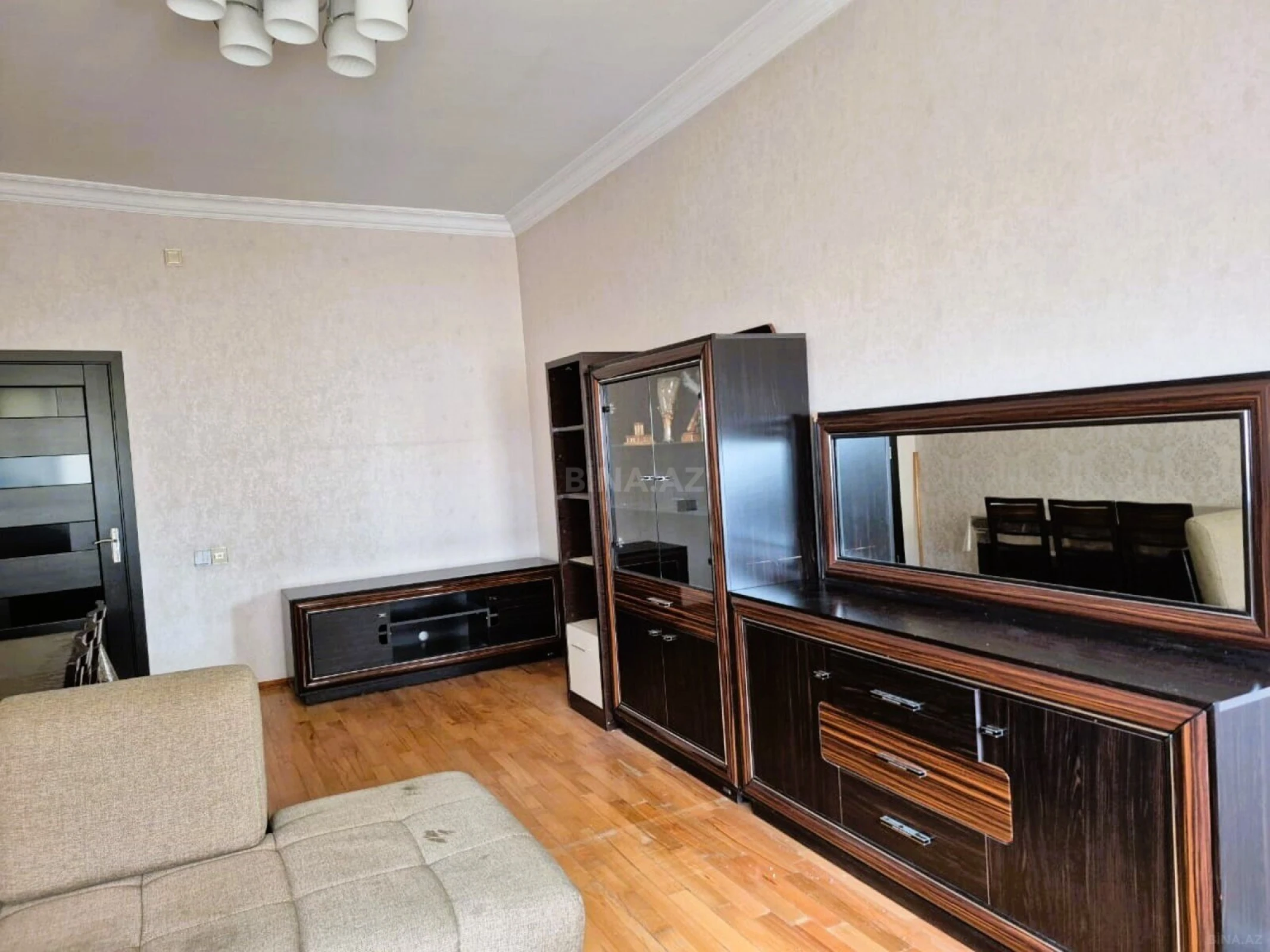 Kirayə verilir 2 otaqlı mənzil 80 m²