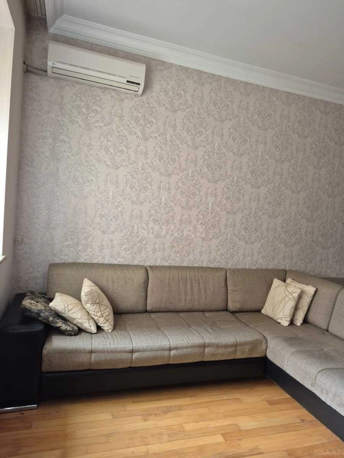 Kirayə verilir 2 otaqlı mənzil 80 m²