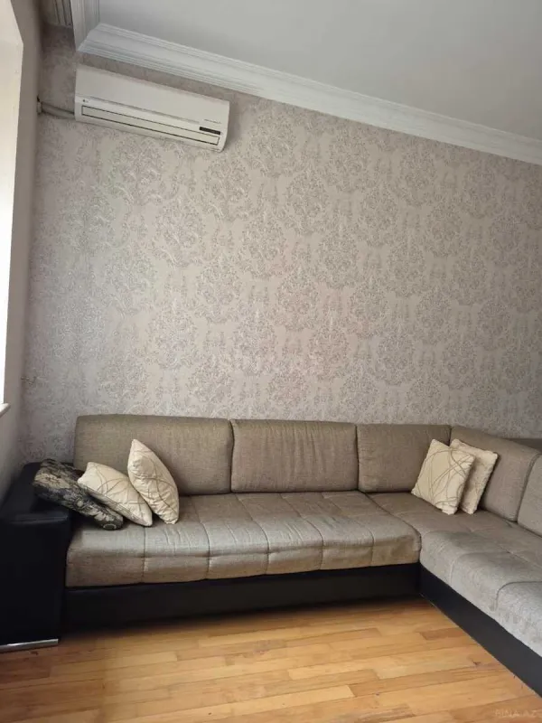 Kirayə verilir 2 otaqlı mənzil 80 m²
