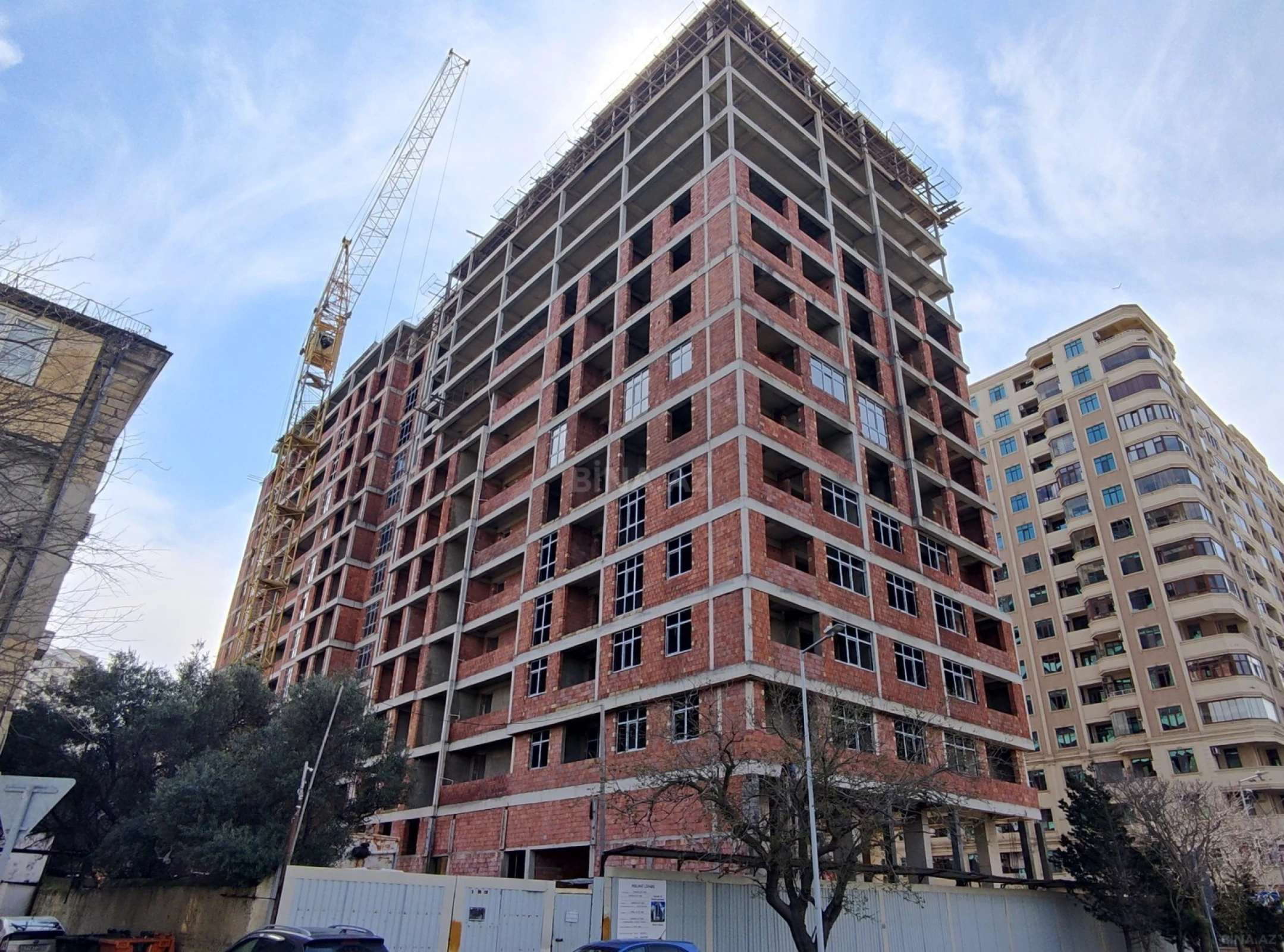 Satılır 1 otaqlı mənzil 68.4 m²