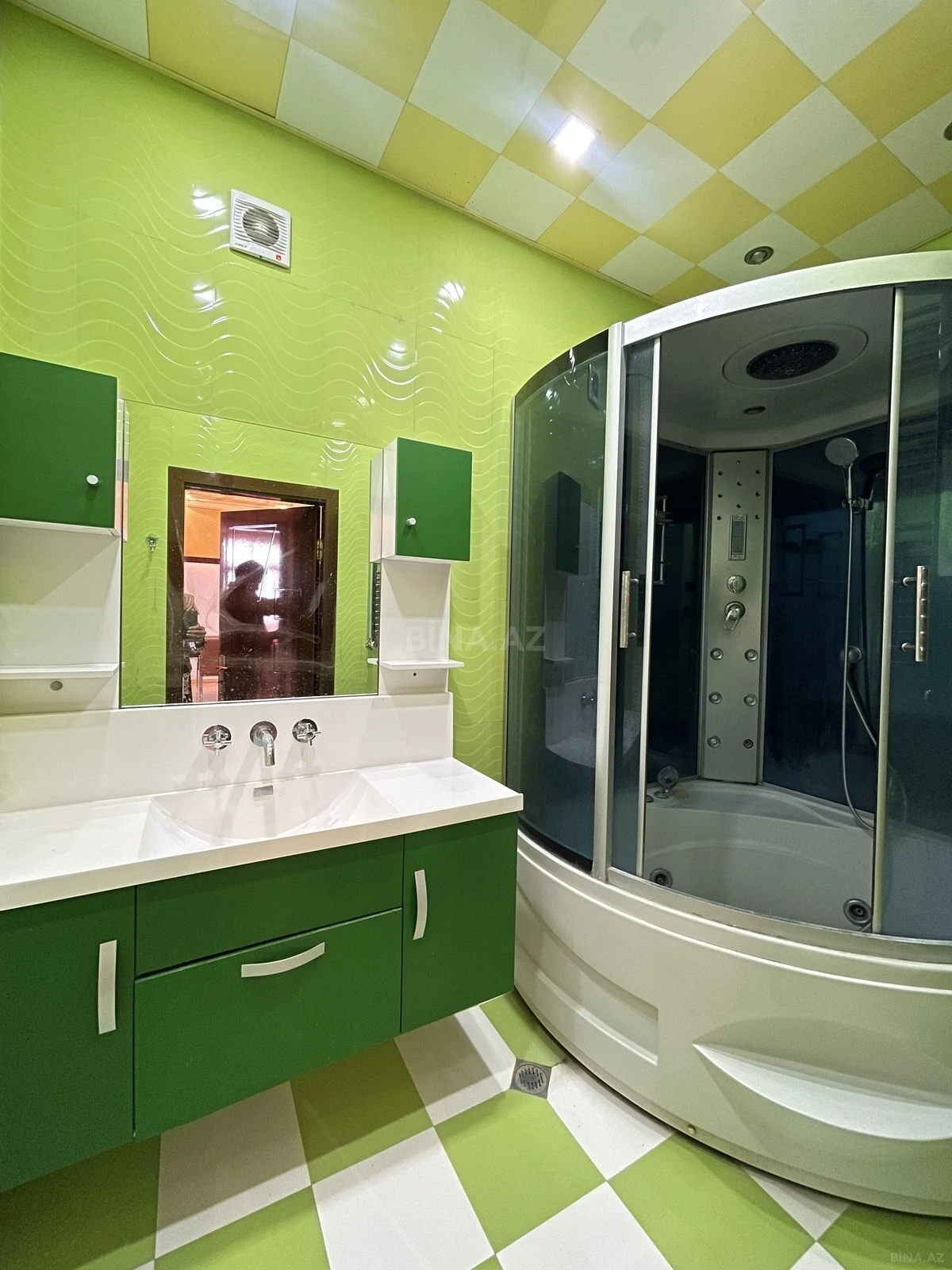 Kirayə verilir 2 otaqlı mənzil 100 m²