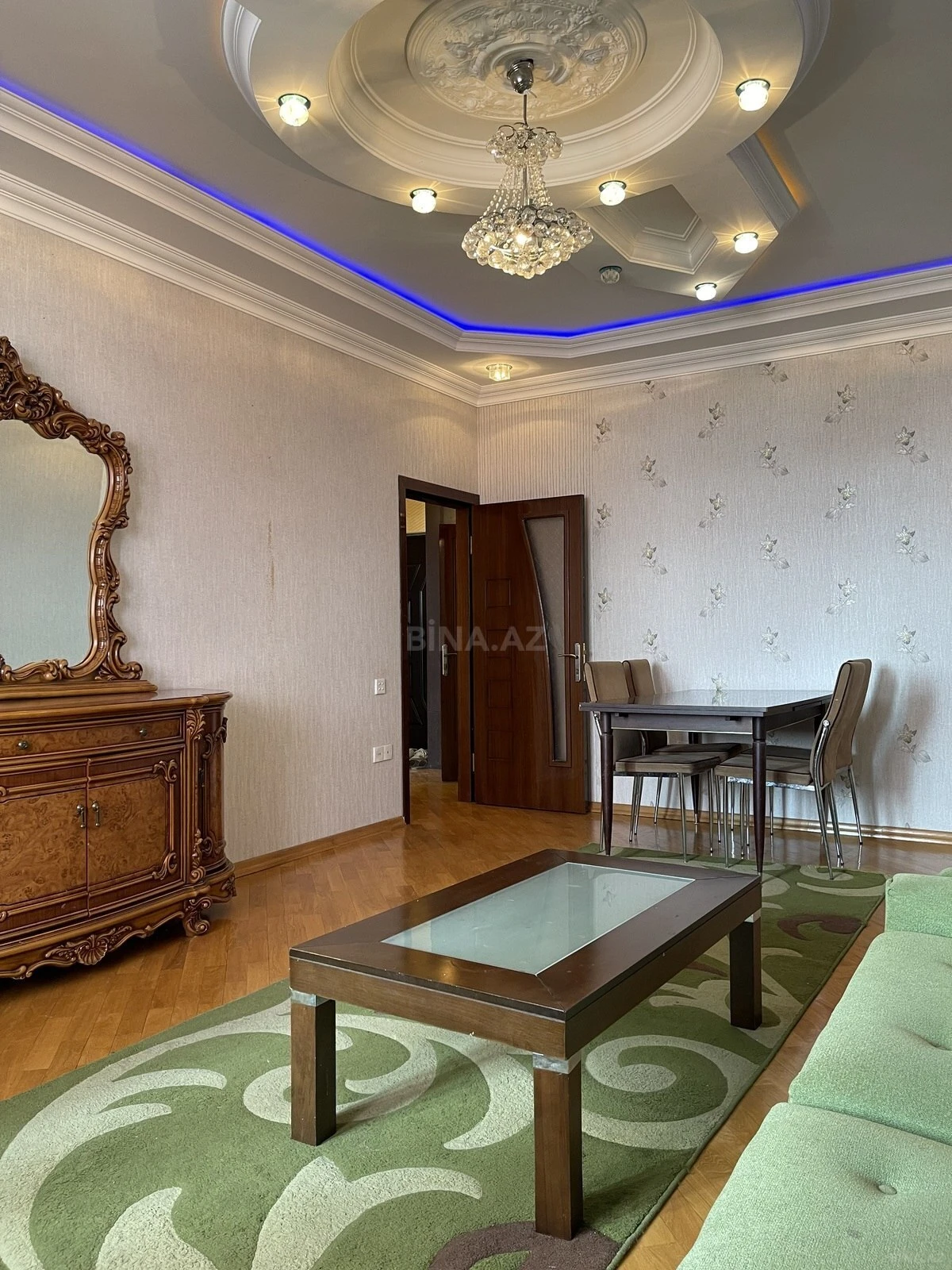 Kirayə verilir 2 otaqlı mənzil 100 m²