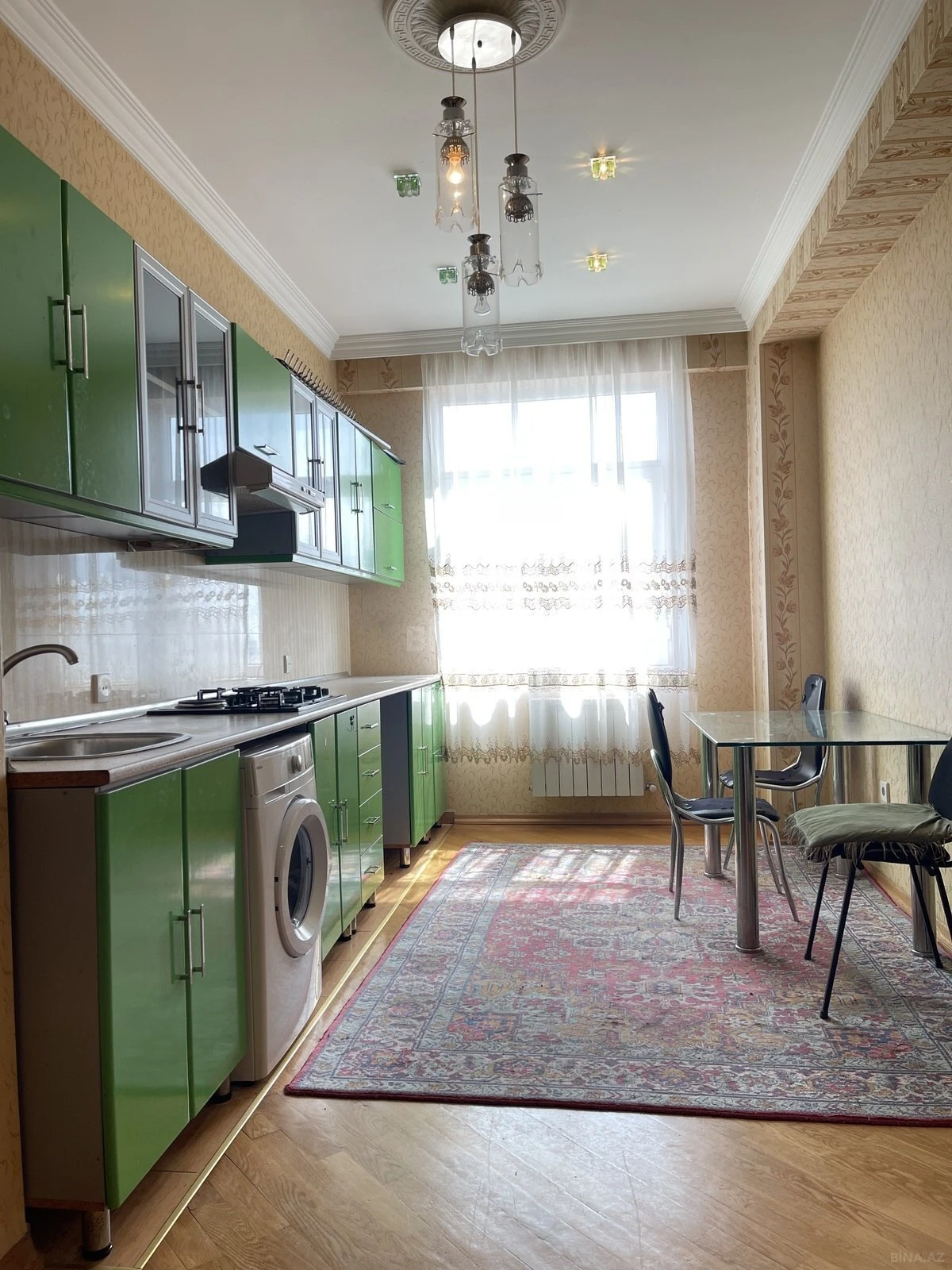 Kirayə verilir 2 otaqlı mənzil 100 m²