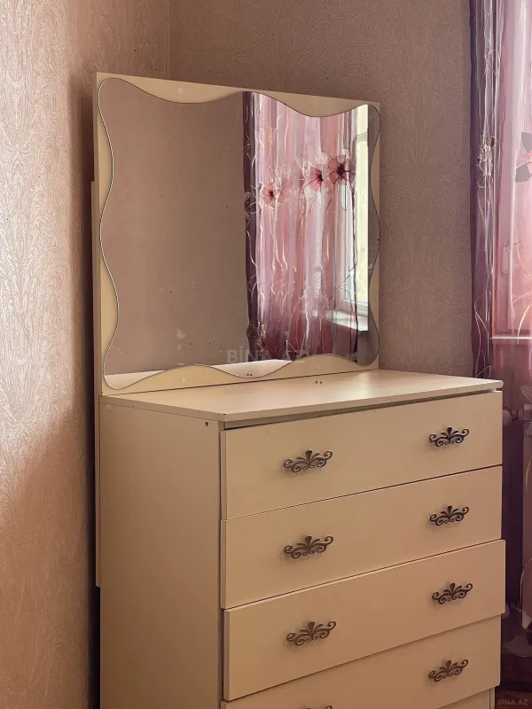 Kirayə verilir 2 otaqlı mənzil 100 m²