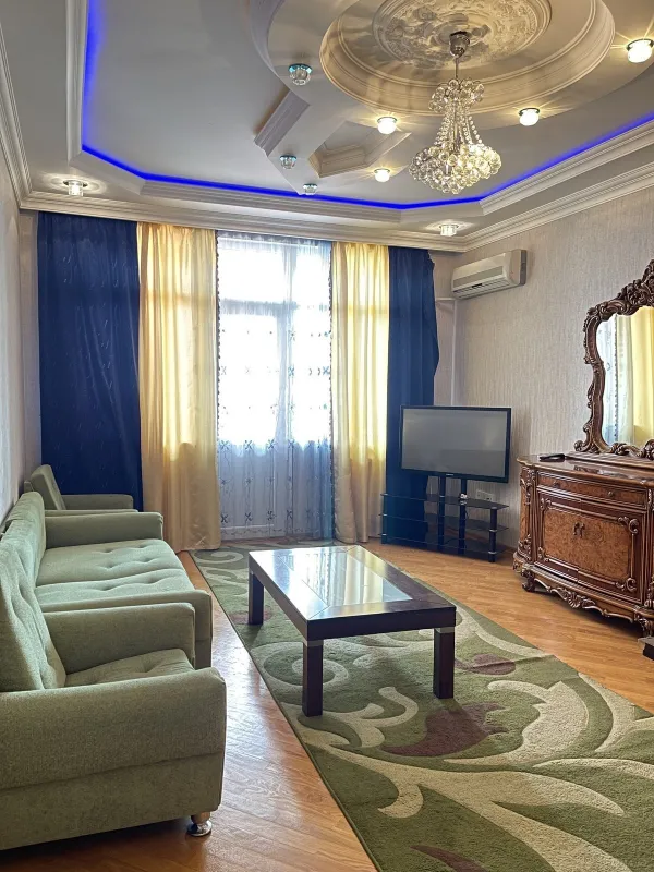 Kirayə verilir 2 otaqlı mənzil 100 m²