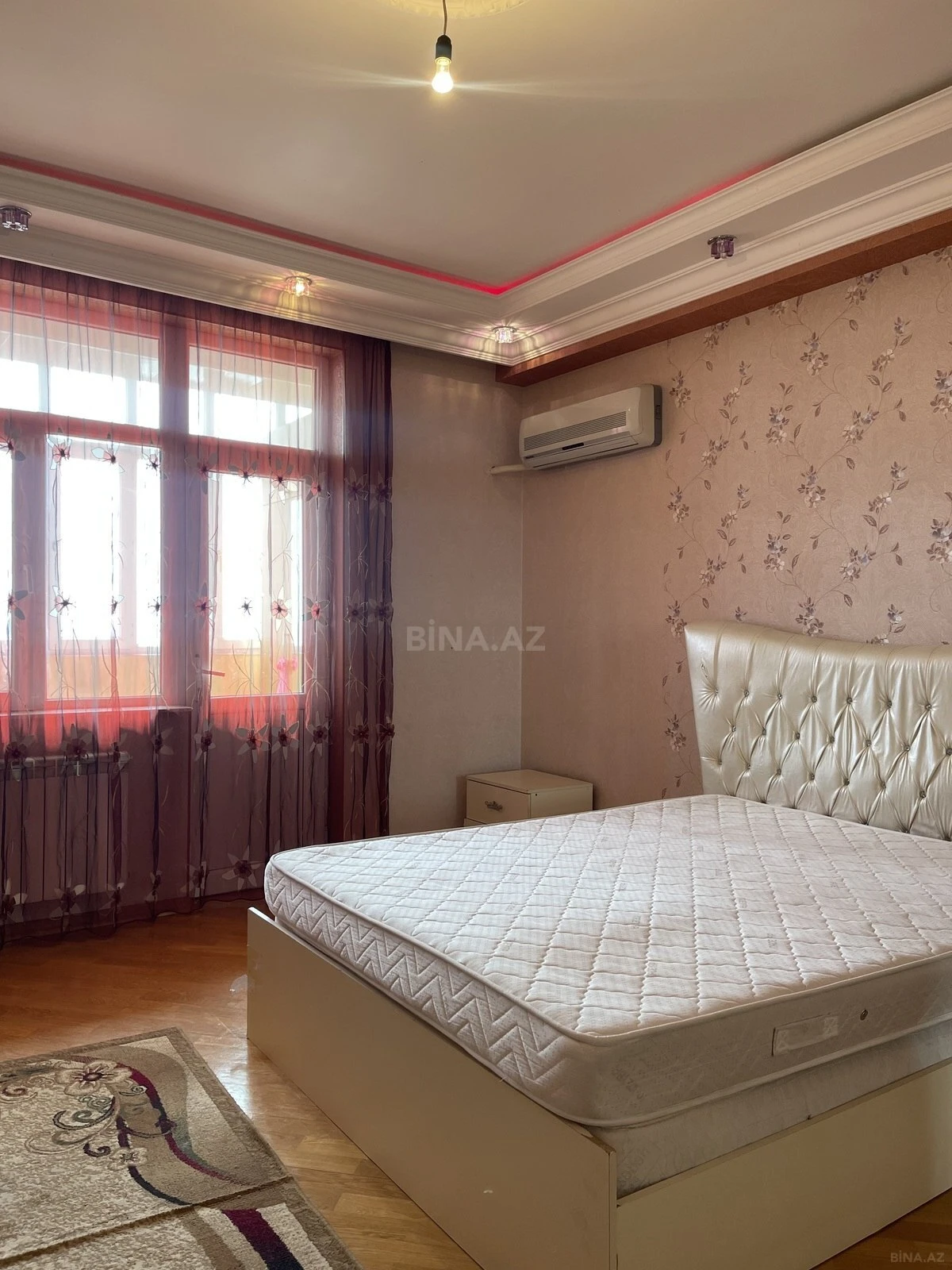Kirayə verilir 2 otaqlı mənzil 100 m²