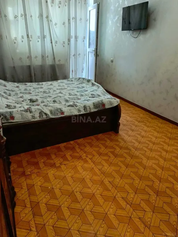 Satılır 4 otaqlı mənzil 95 m²