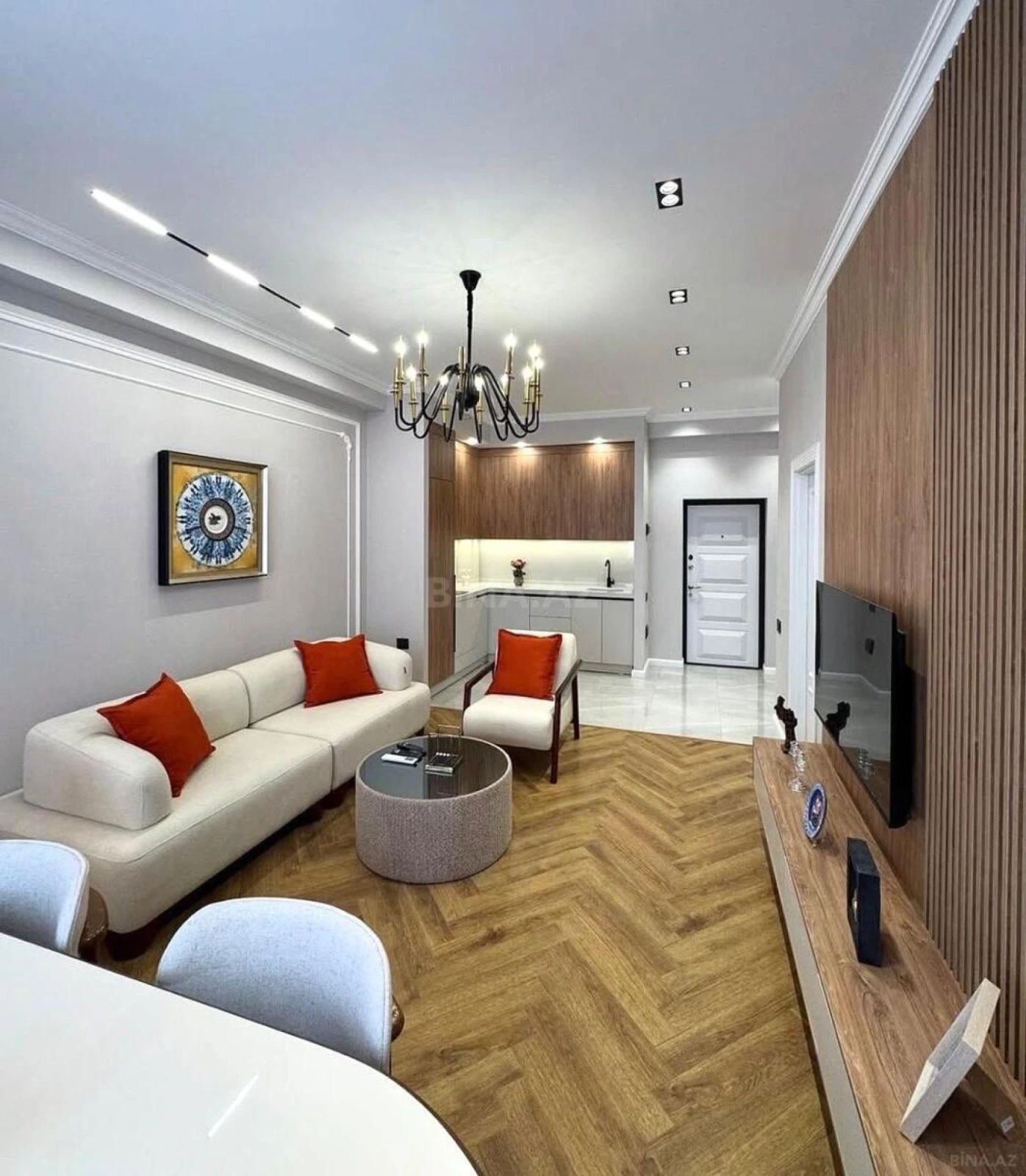 Kirayə verilir 2 otaqlı mənzil 80 m²