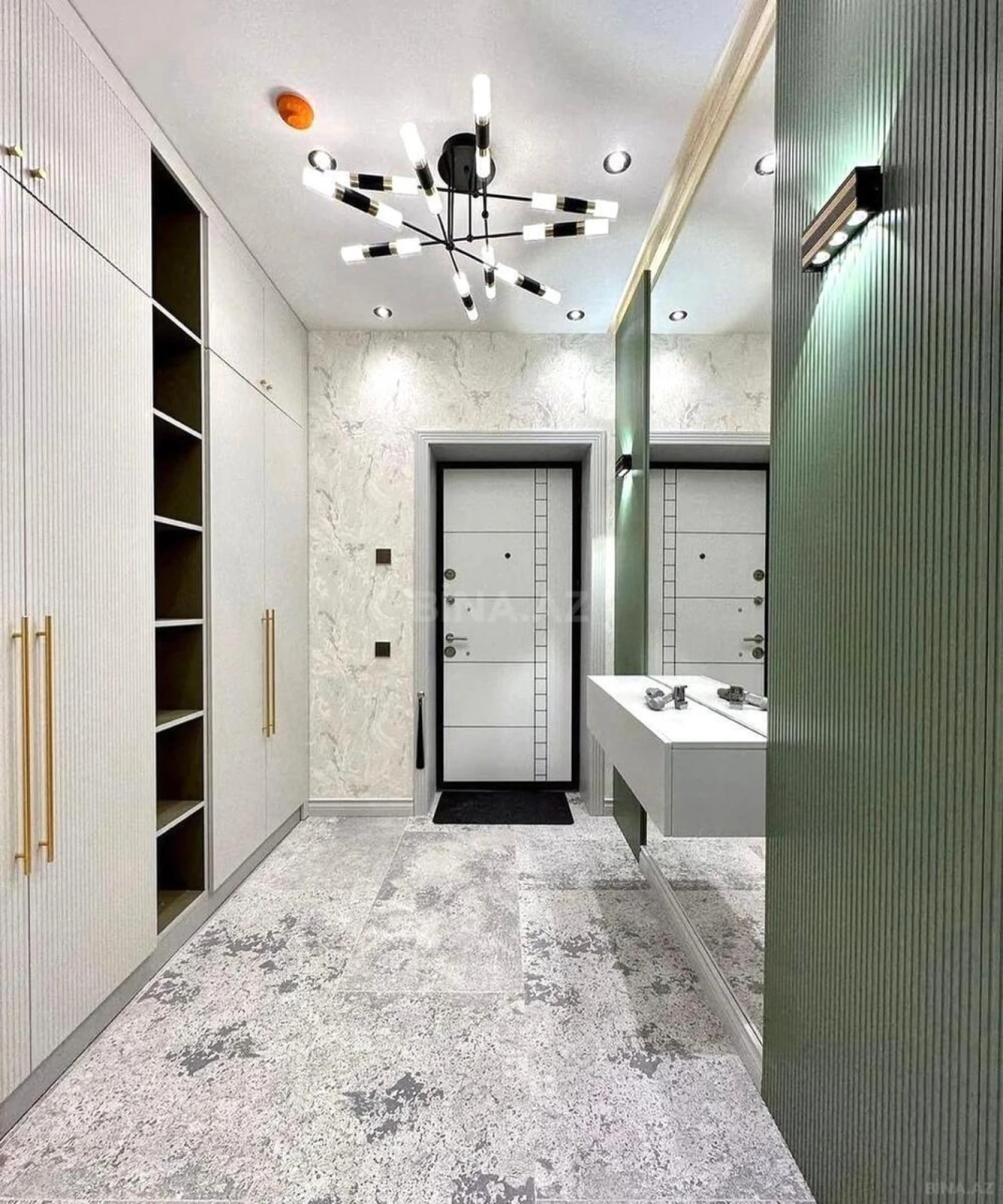 Kirayə verilir 2 otaqlı mənzil 85 m²