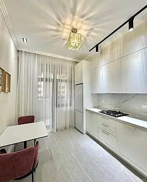 Kirayə verilir 2 otaqlı mənzil 80 m²