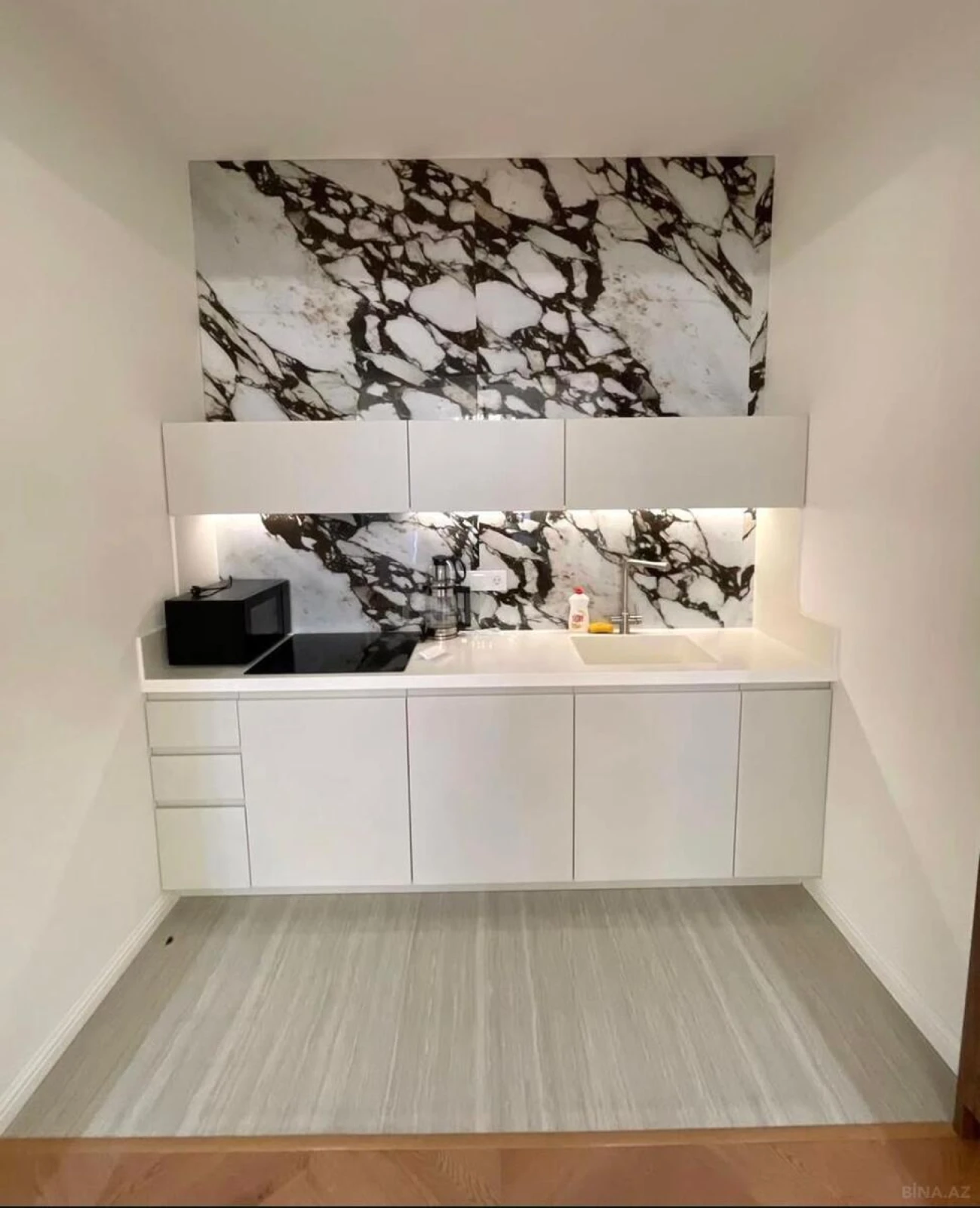 Kirayə verilir 2 otaqlı mənzil 90 m²